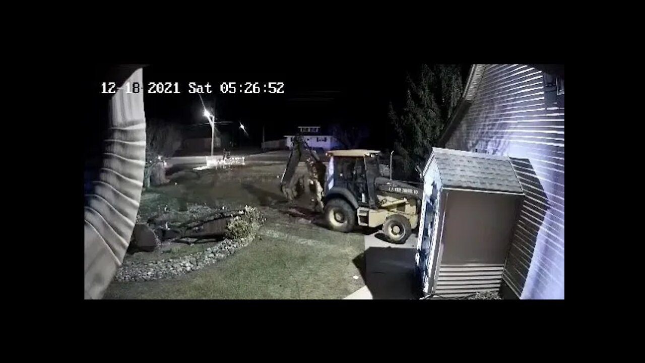 Raw content: Videos shows chaotic minutes before Vineland police fatally shoot backhoe driver