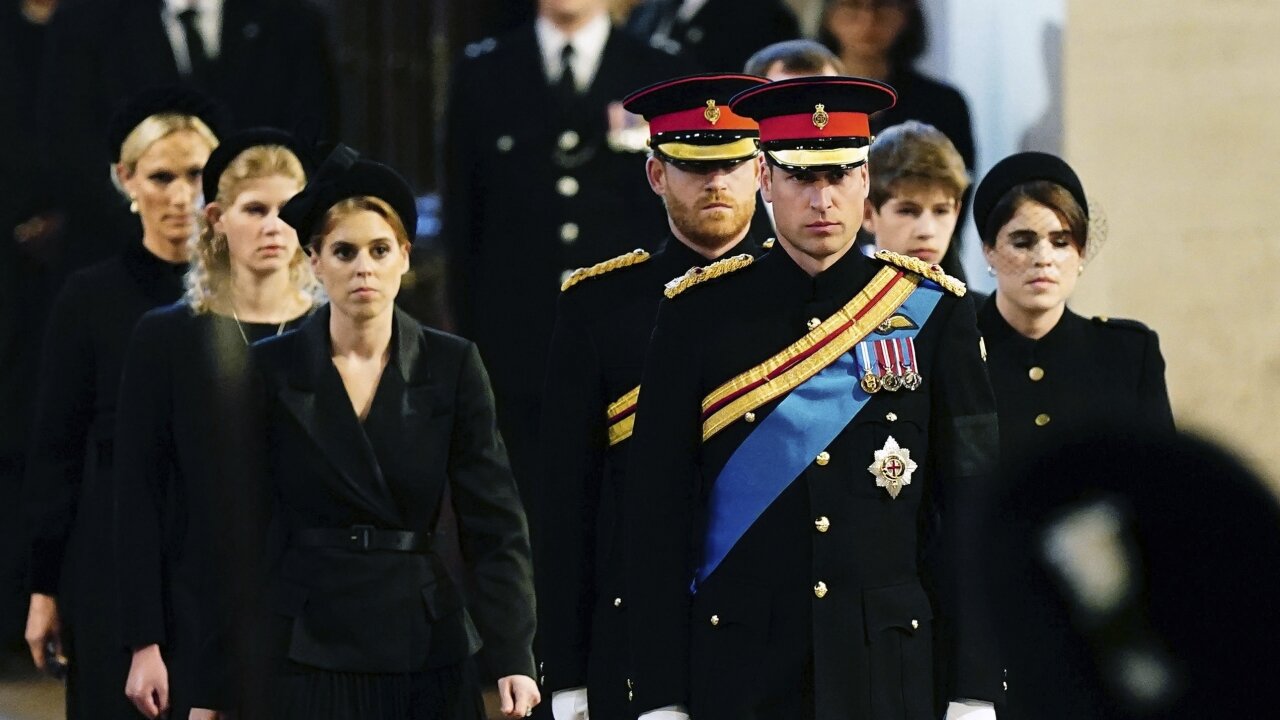 Queen's 8 Grandchildren Hold Silent Vigil Beside Her Coffin