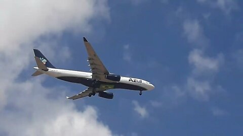 Airbus A330 PR-AIZ na aproximação final antes de pousar em Fortaleza vindo de Campinas