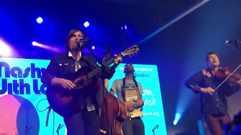 Old Crow Medicine Show - Minglewood Blues (To Nashville With Love Tornado Relief)