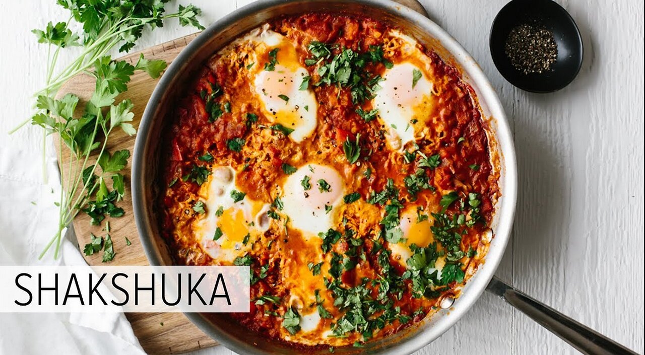 SHAKSHUKA | healthy breakfast recipe (or anytime of day recipe)