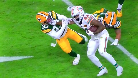 Dolphins RB #31 Raheem Mostert W/solid stiff arm. Yeah buddy!