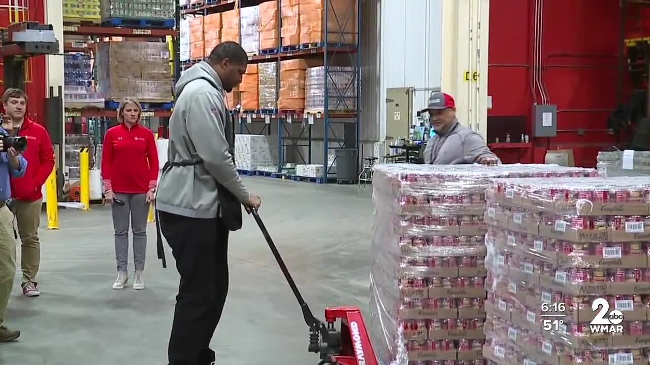 Calais Campbell helps feed the hungry