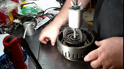 Assembling the Forward Clutch on a 4L80e Transmission