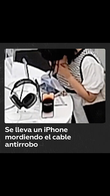 Rompe a mordiscos un cable antirrobo y se lleva un iPhone 14 Plus de una tienda