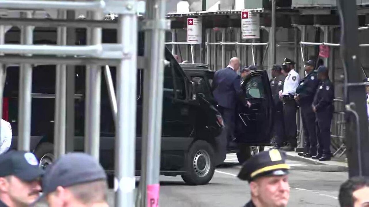 USA: Donald Trump leaves New York court after pleading not guilty to 34 criminal charges