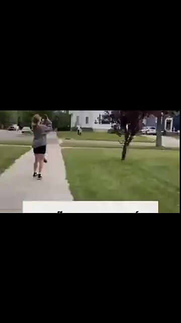 GLITCHES IN THE MATRIX – PEOPLE START NOTICING