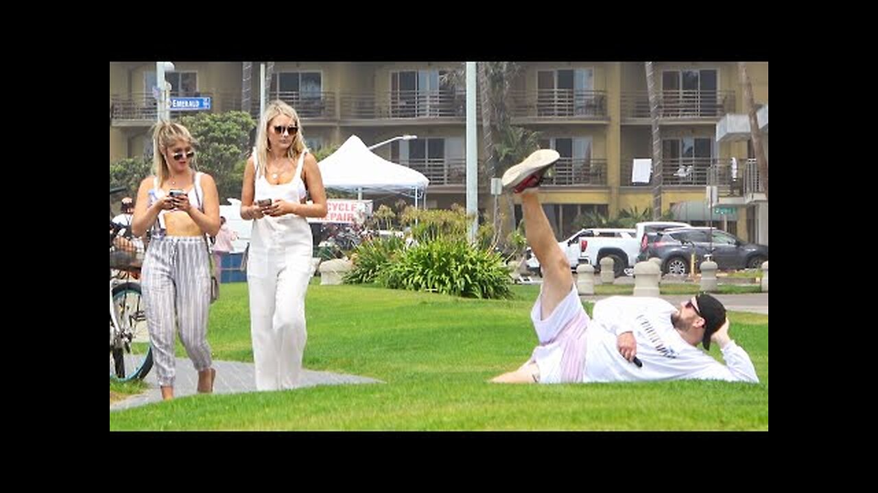 WET FART PRANK on the BEACH! Daddy's BARBECUE!!