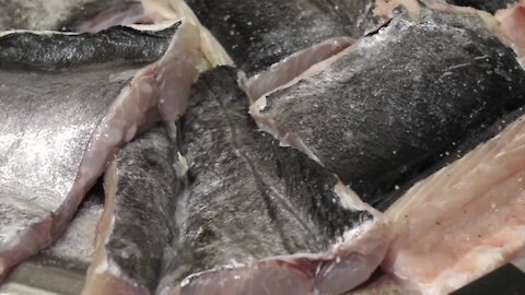 SOUTH AFRICA - Cape Town - Preparing pickled fish - for Easter (Video) (oXb)