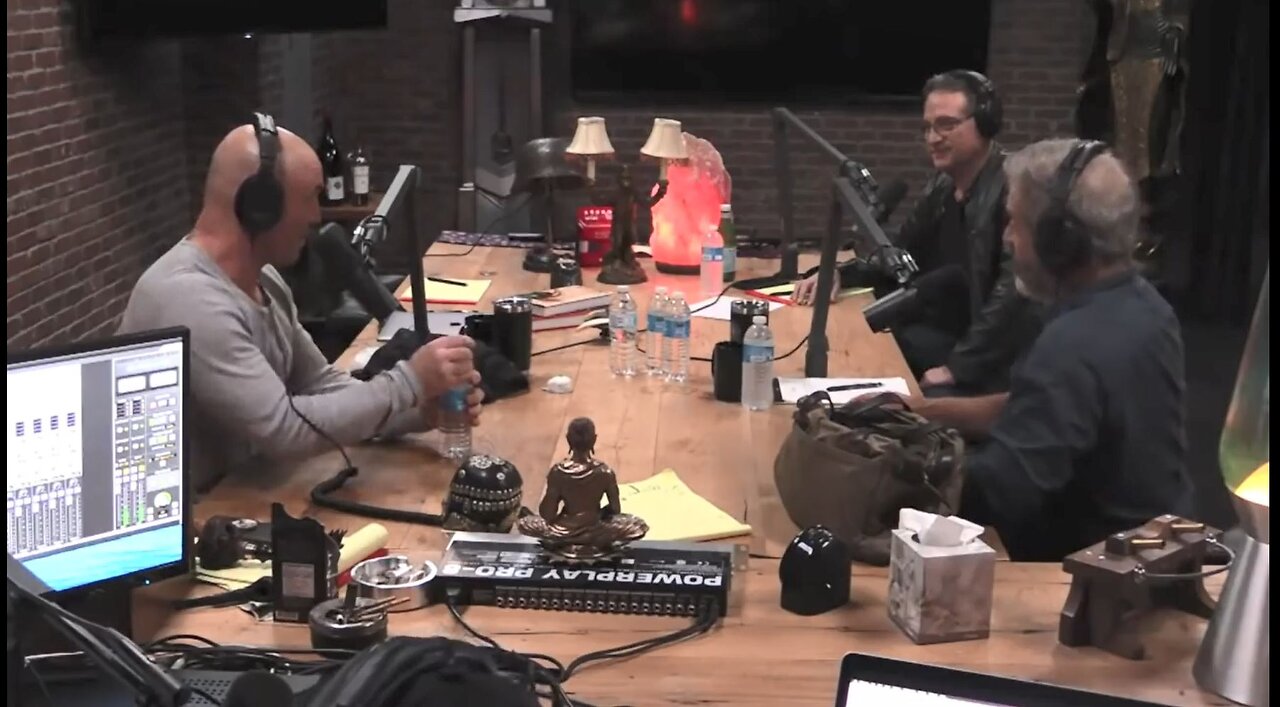 Joe Rogan - Mel Gibson on How Stem Cell Therapy Saved His Dad's Life