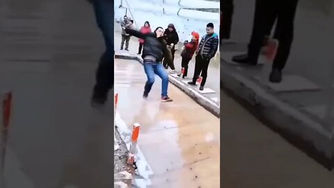 CAINDO DE BUNDA 😂😂😂 #shorts