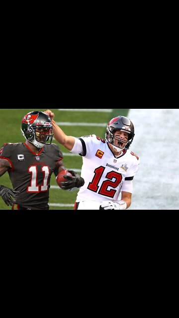 Julio Jones signs a one year deal to join Tom Brady and the Tampa Bay Bucs! #shorts