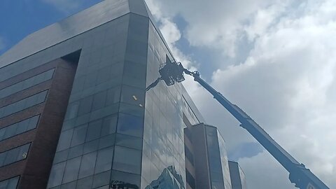 Hub glass Services Medford Mass 617-523-5315