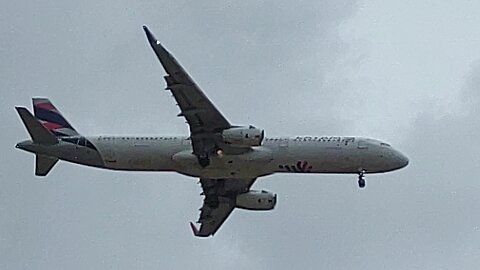 Airbus A321 PT-MXP vindo de São Luís do Maranhão para Fortaleza