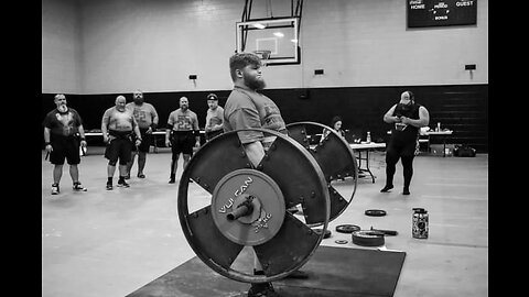 Easy 475 deadlift by 17 year old