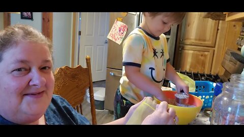 Making grandpa's oatmeal with AJ #cookingwithkids Thank you #nessasnook for the freeze dried fruit