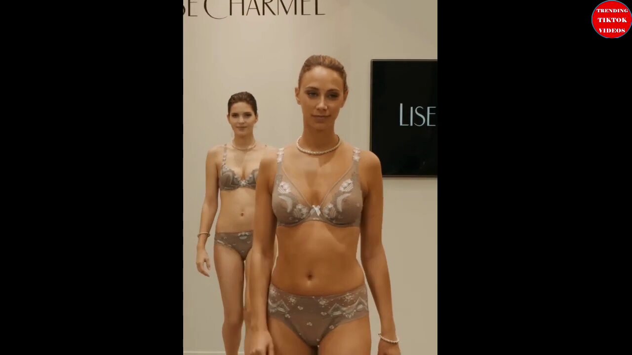 bikini modelling