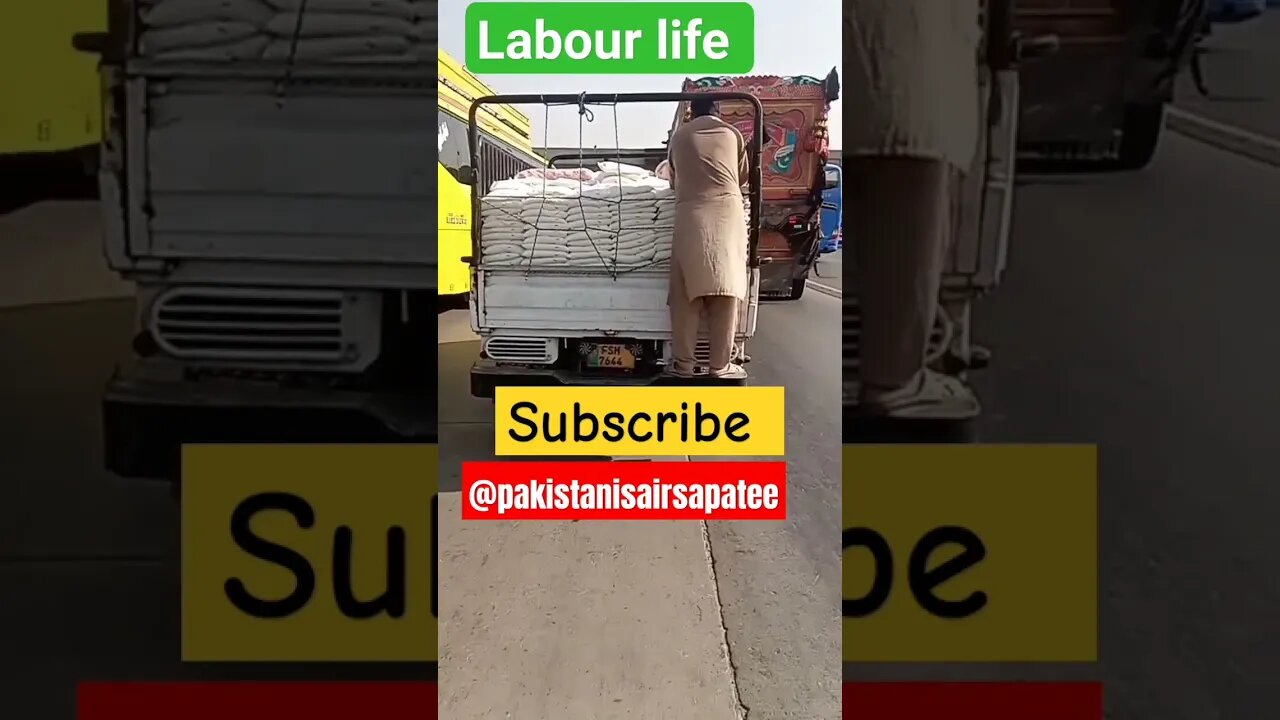 dangerous labour life..#viral#trending@pakistanisairsapatee