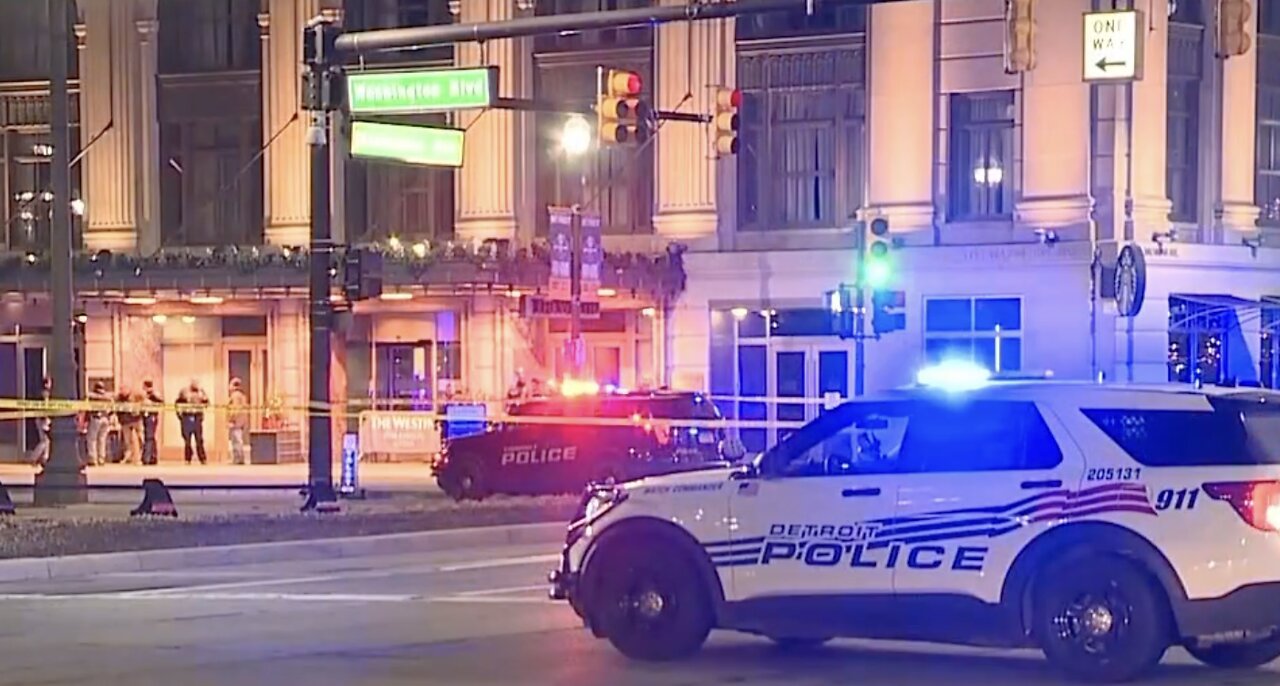 4 shot in front of Westin Book Cadillac hotel in Downtown Detroit