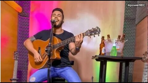 Cantor sertanejo BRUNNO SOUZA sofre tentativa de assalto enquanto fazia live em rede social