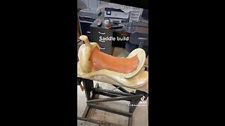 A little glimpse of a western saddle build