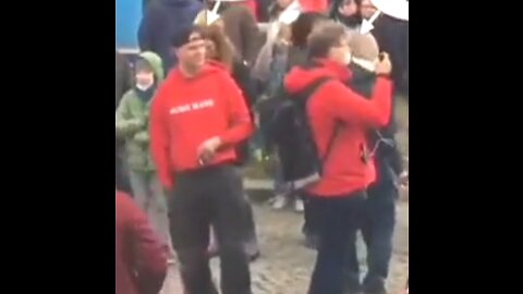 Aggressive man gets arrested and released several times at Corona protest, Germany 2021