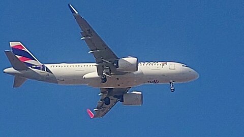 Airbus A321 PT-XPJ,Boeing 737-800 PR-GGH,Airbus A320NEO PR-XBK coming to Fortaleza