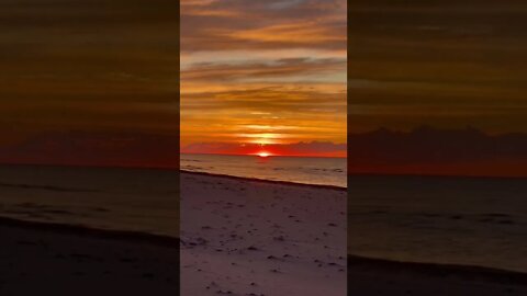 The sunset is so peaceful