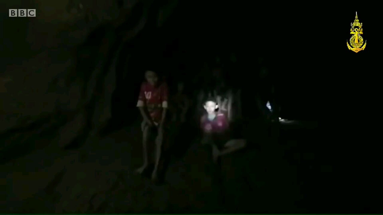 THAILAND: This is the moment divers finally found missing boys after 9 days in dark caves.