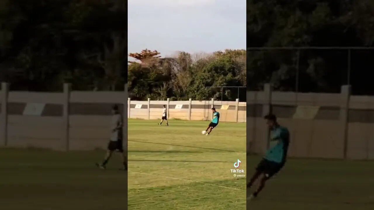 Alex Teixeira treinando pela primeiro vez na sua volta ao Vasco