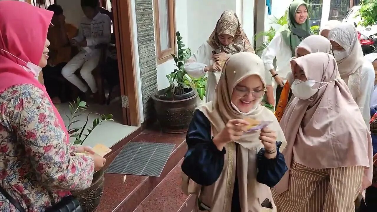 Antri Gocengan di Hari Raya Idul Fitri 1443 Hijriyah