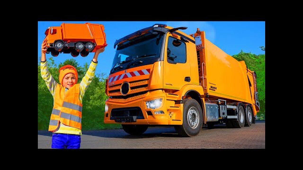 The Kids Play with Real Garbage Truck!