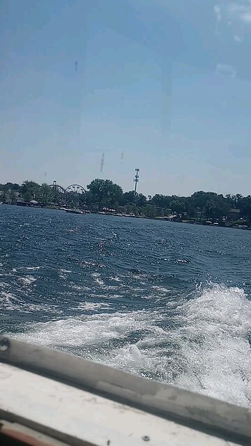 riding the queen 2 boat ride preview