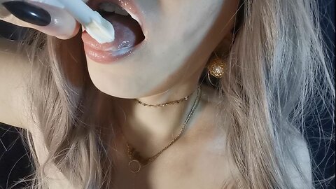 asmr eating & licking