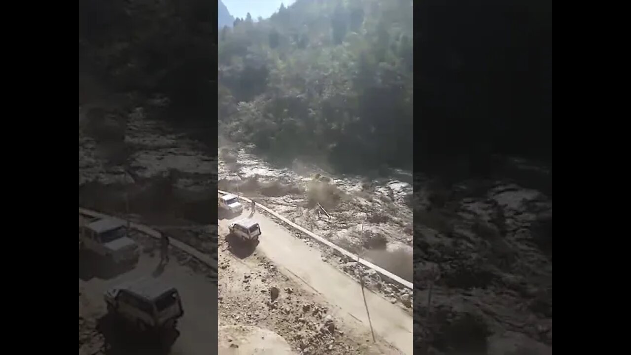 Uttarakhand tabahi ka manzar dekho kitnaa bhayanak h