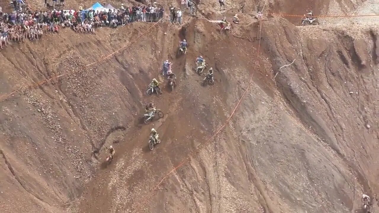 Two stroke motocross mountain racing, an absolute spectacle!4