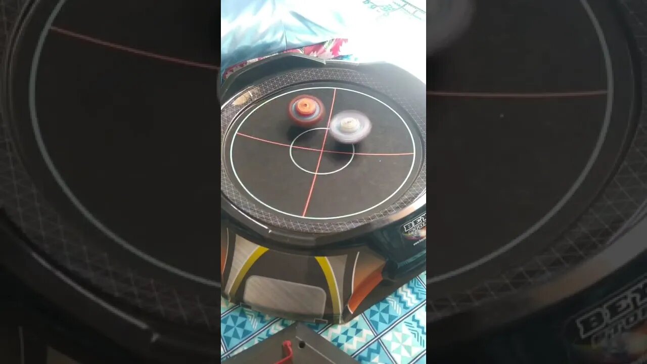 batalha de beyblade (batalha entre rivais๐
๐ปโโ๏ธ๐)
