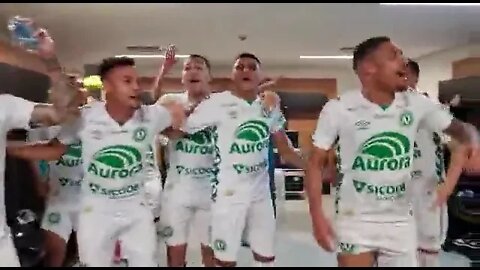 Bahia 0x1 Chapecoense - "Vamo Vamo Chape" - Festa da Chape no vestiário após a partida