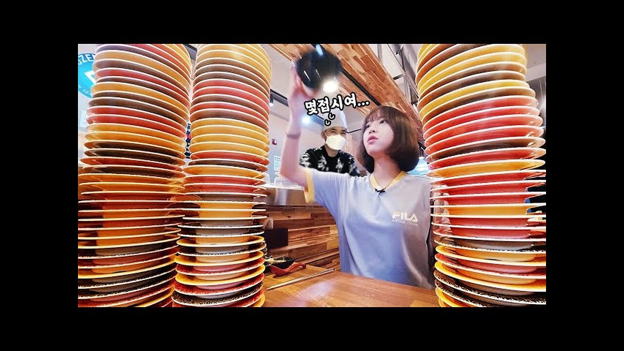 How Many Plates Did I Grab?🤔 $1 Per Plate Sushi Train Mukbang!