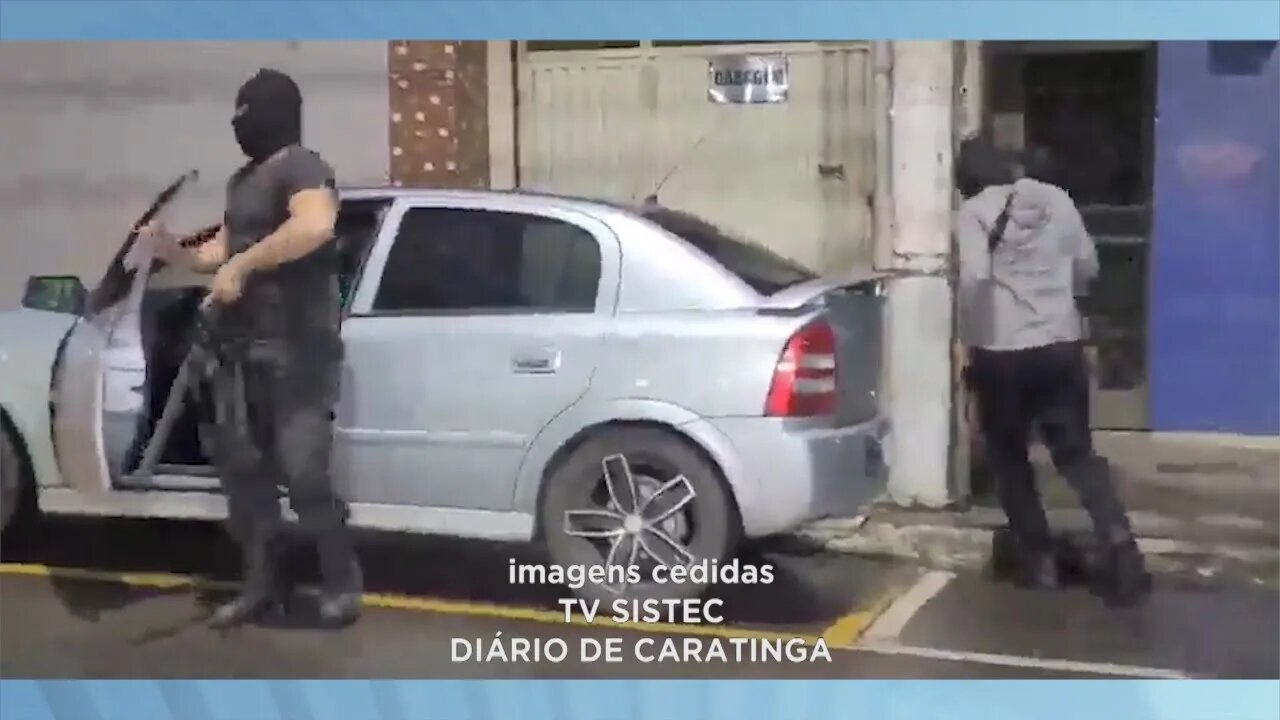 Polícia Militar faz simulação de ataque a banco no centro de Caratinga