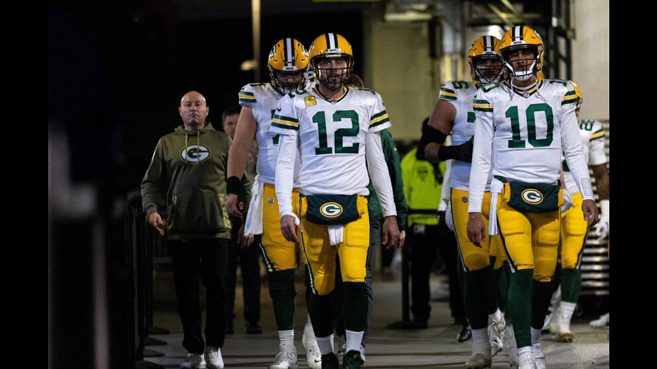 Aaron Rodgers wants to play but injury and Packers’ loss creates transition to Jordan Love