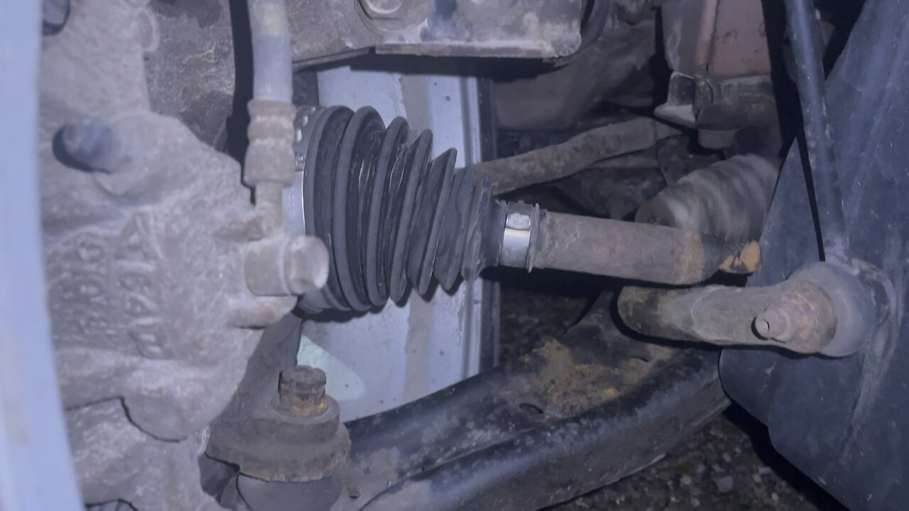 Broken Honda fit axle