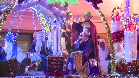 Couple to wed at Lakeland Xmas parade