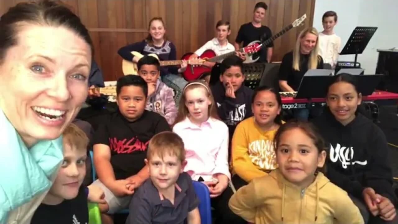 Sabbath Singalong #67 | Ipswich Seventh-day Adventist Kids with Belinda Irving & Ozbane Mene