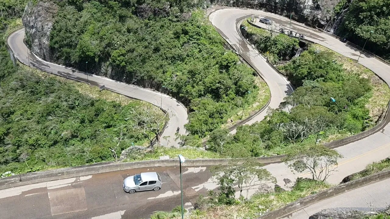 As Perigosas Curvas e a Maravilhosa Vista na Serra do Rio do Rastro em SC