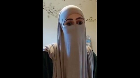 Muslim Woman Living In The UK Urges All Women To Wear Burqas, Says It's Empowering