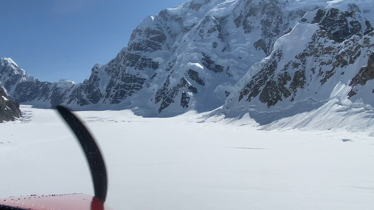 Denali Kahiltna glacier landing