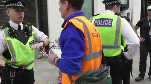 Protester glud to the ground outside shell building london #metpolice