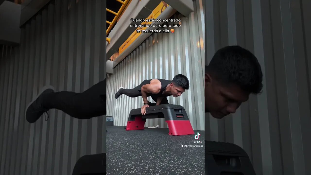 Cuando Estás Concentrado Entrenando Duro pero Todo te Recuerda a Ella 🥵