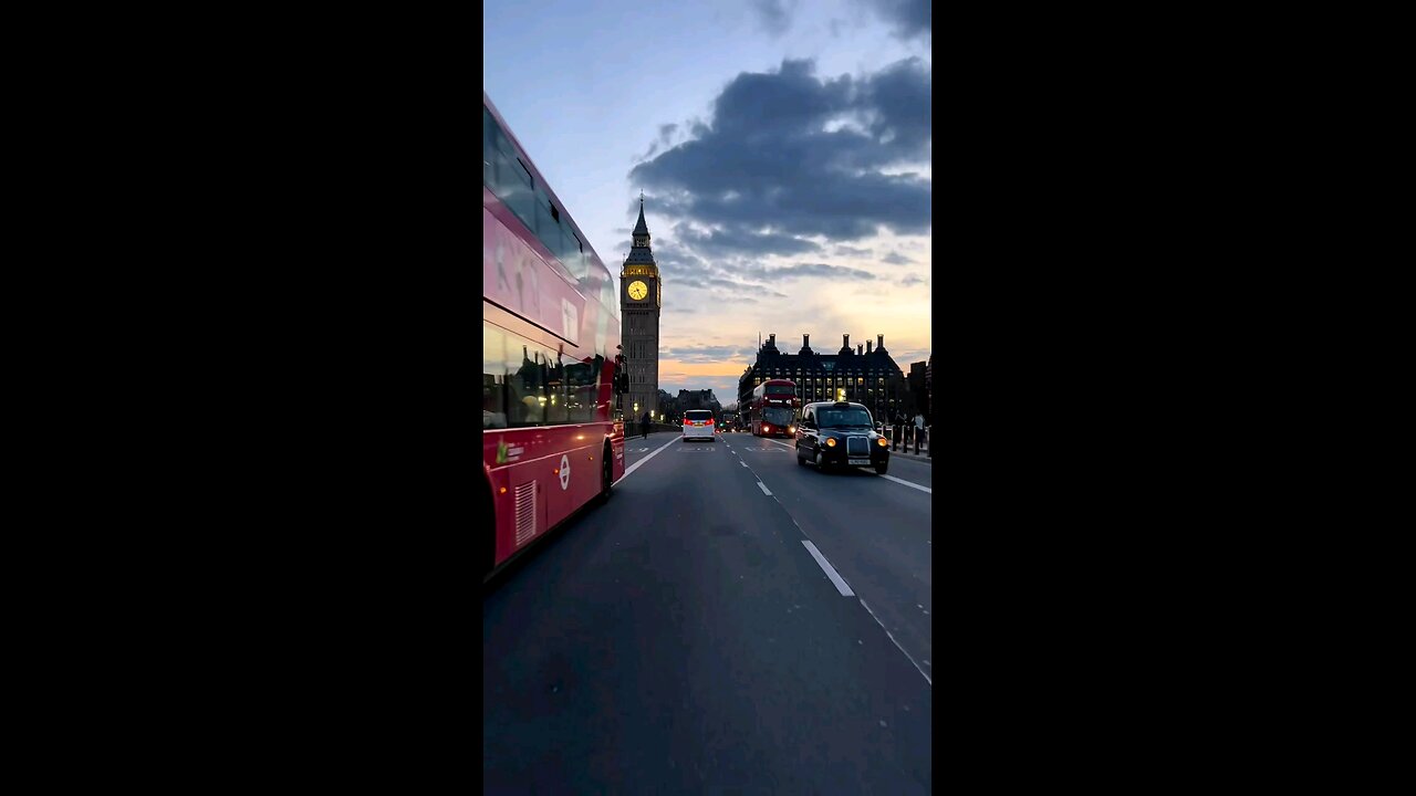 London Vibes...!! Let's feel the soothing world...🌟